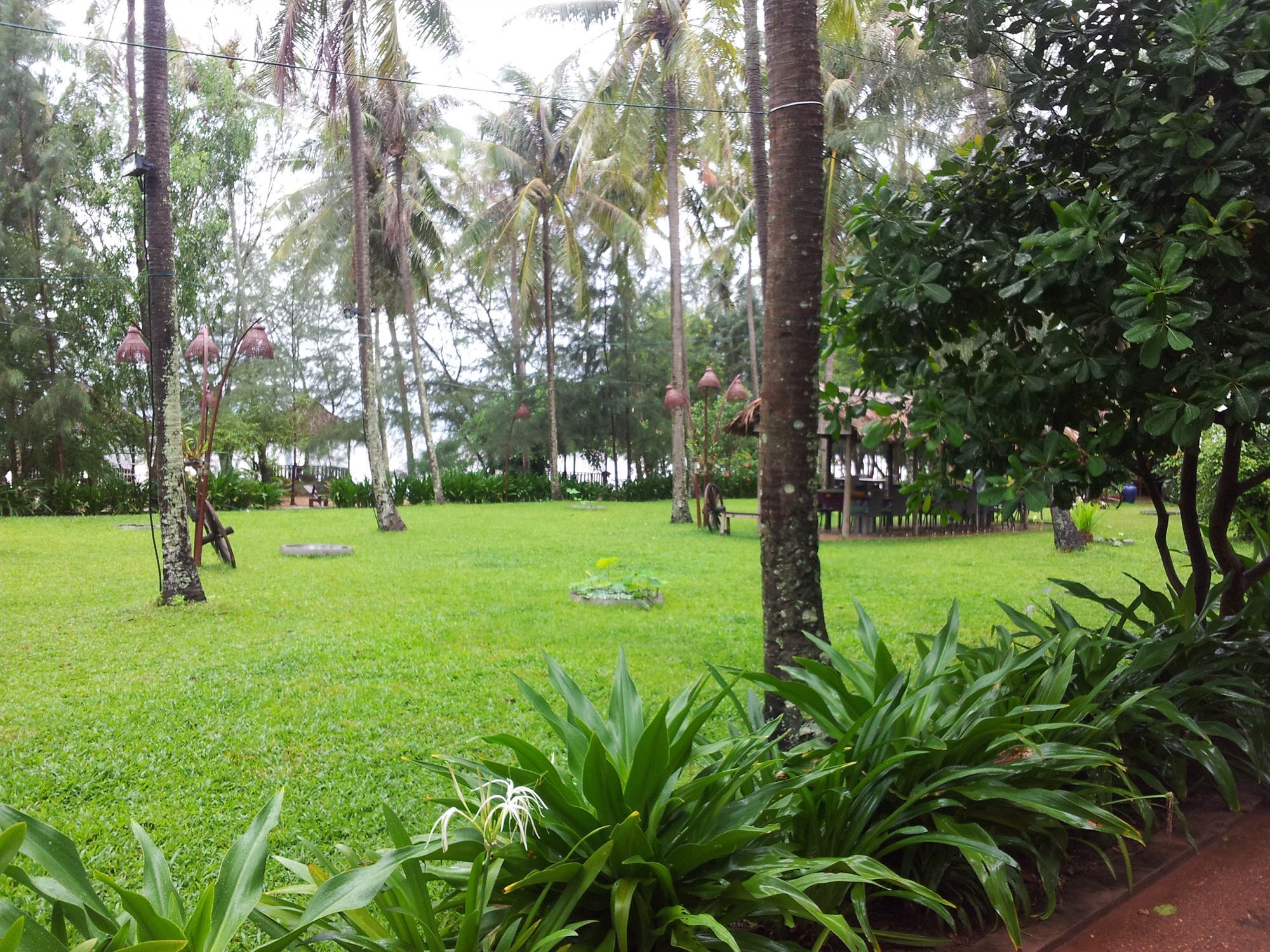 Nataya Round House Coral Bay Resort Kampot Exterior photo