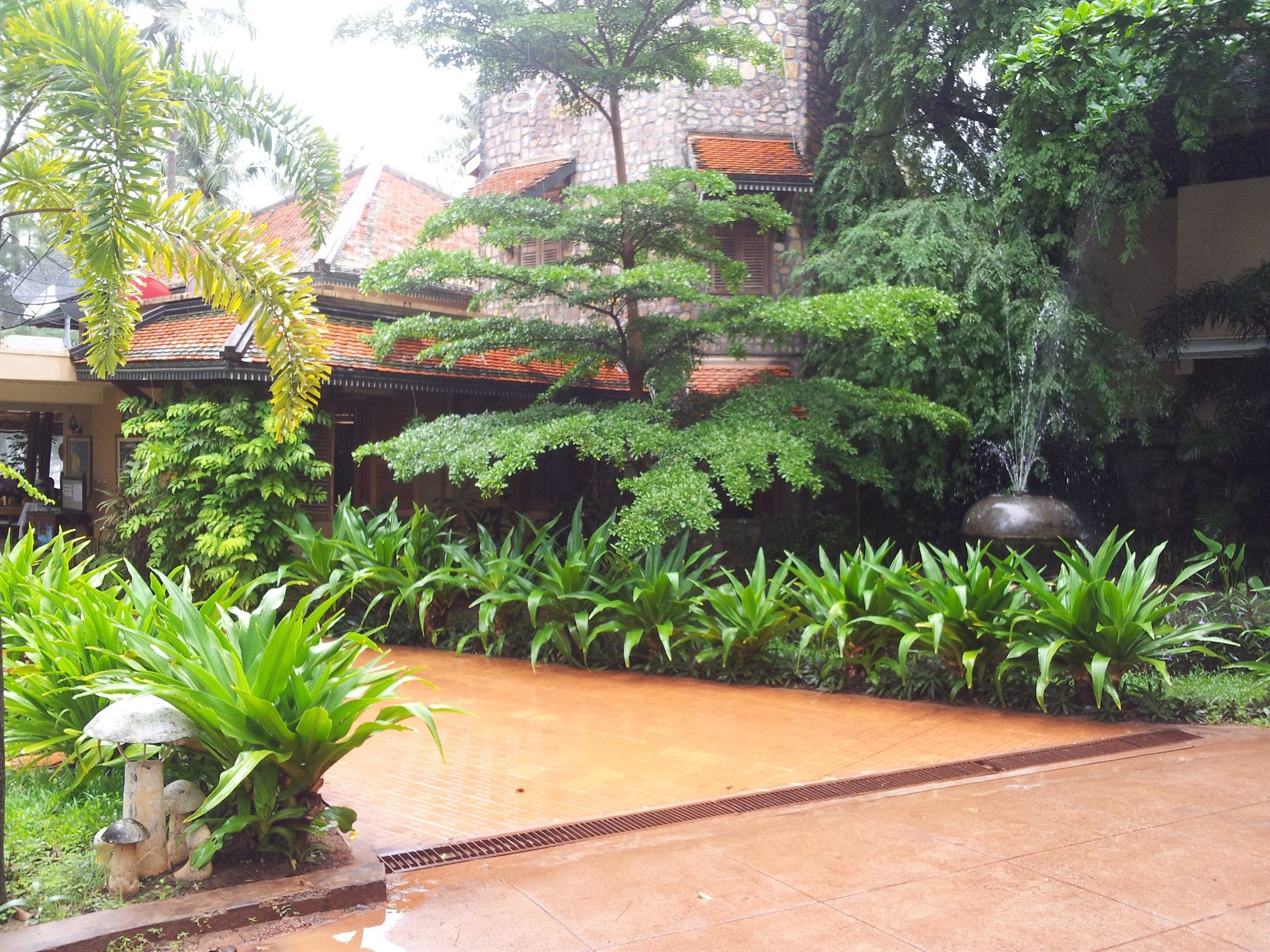 Nataya Round House Coral Bay Resort Kampot Exterior photo