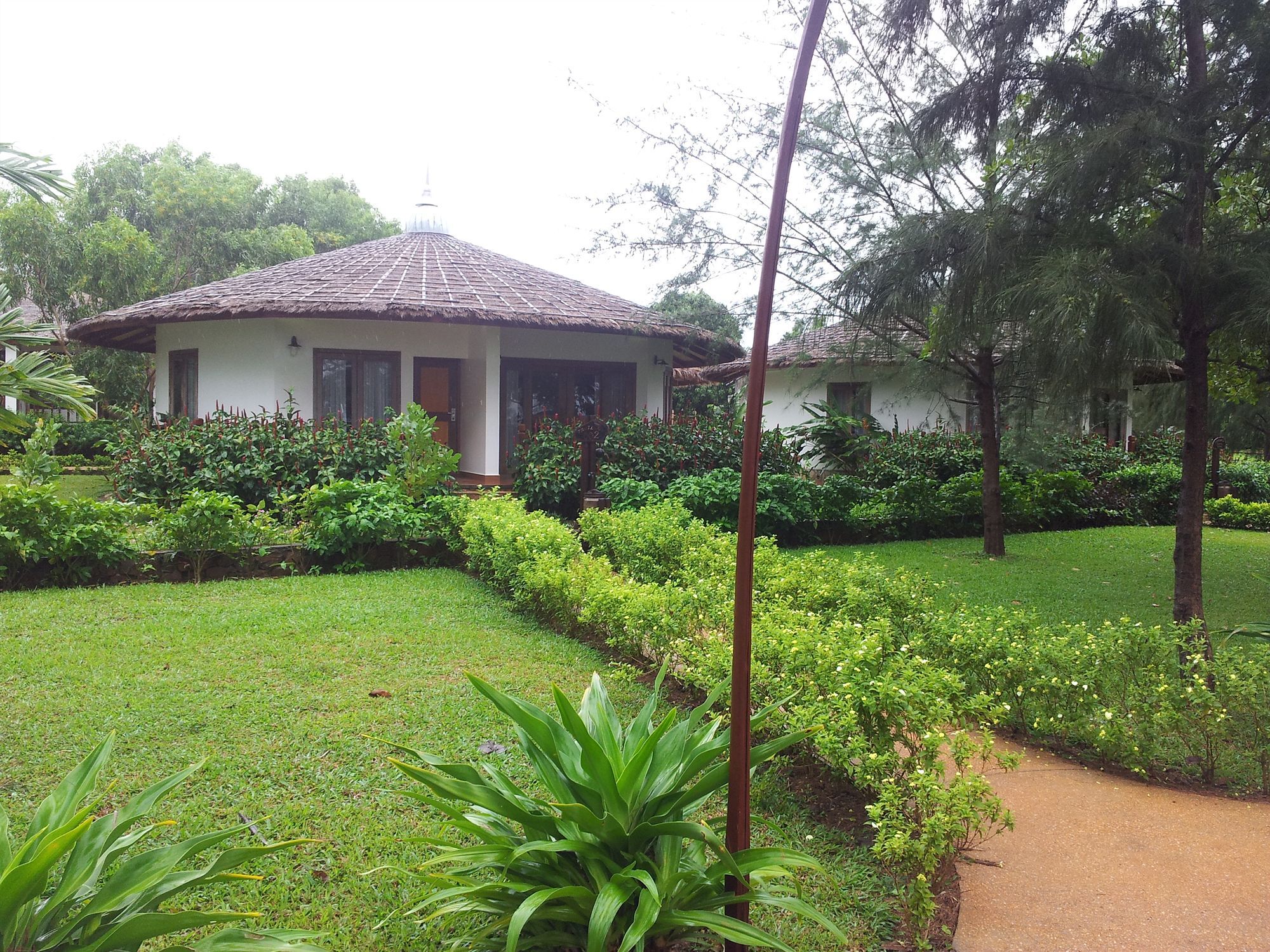 Nataya Round House Coral Bay Resort Kampot Exterior photo